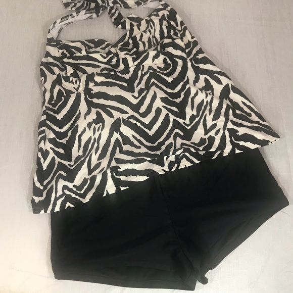 Catalina Other - Catalina 2 pc Tankini Zebra Top Black Bottom